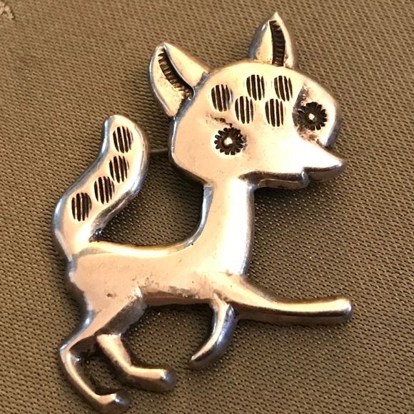 Sterling Silver Fox Signed Brooch - Picture 1 of 2